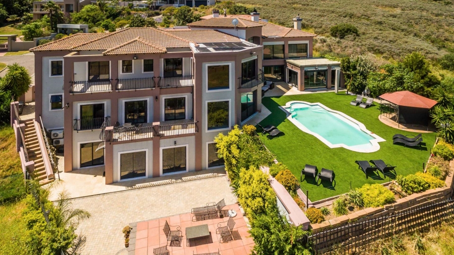 13 Bedroom Property for Sale in Plattekloof Western Cape